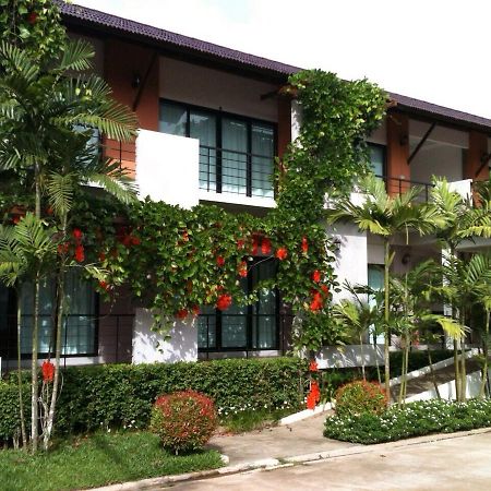Wassana Sitdharma Guesthouse Trang Extérieur photo